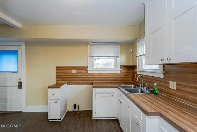 855 Brighton Avenue, Toledo, OH 43609