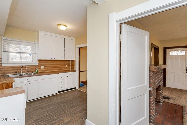 855 Brighton Avenue, Toledo, OH 43609