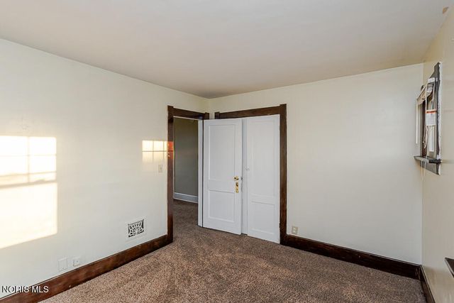 855 Brighton Avenue, Toledo, OH 43609