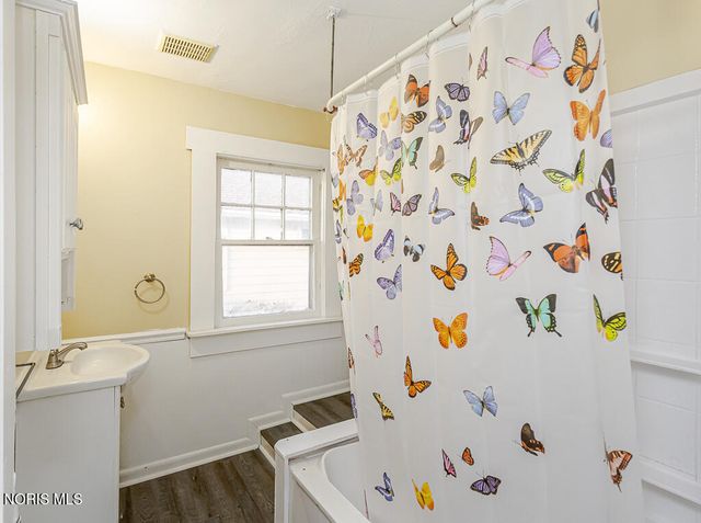 855 Brighton Avenue, Toledo, OH 43609