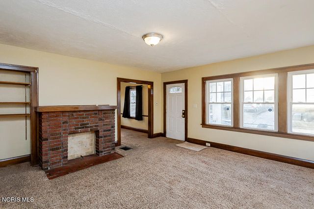 855 Brighton Avenue, Toledo, OH 43609