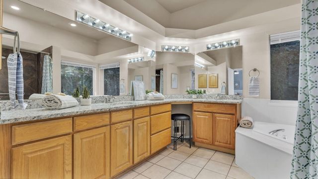 12008 Persimmon Avenue NE, Albuquerque, NM 87111
