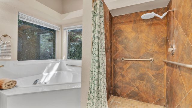 12008 Persimmon Avenue NE, Albuquerque, NM 87111