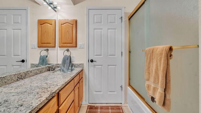 12008 Persimmon Avenue NE, Albuquerque, NM 87111