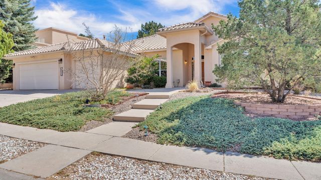 12008 Persimmon Avenue NE, Albuquerque, NM 87111