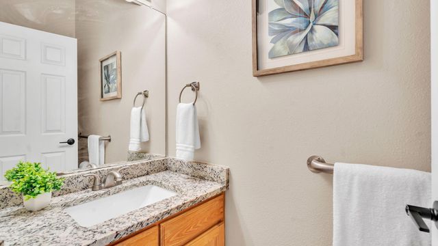 12008 Persimmon Avenue NE, Albuquerque, NM 87111