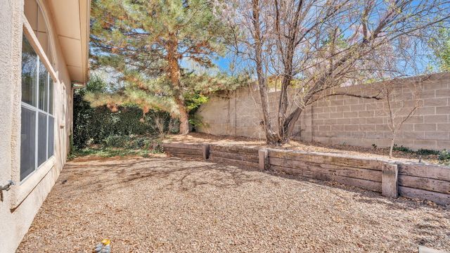 12008 Persimmon Avenue NE, Albuquerque, NM 87111