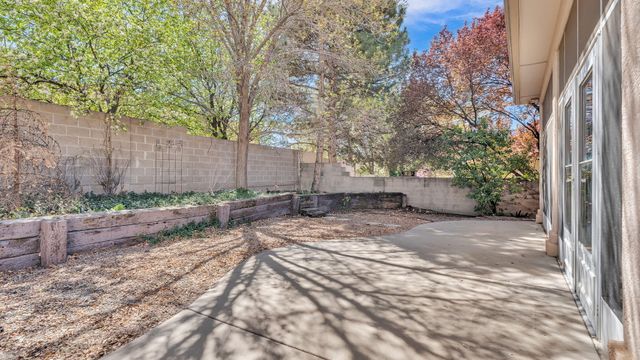 12008 Persimmon Avenue NE, Albuquerque, NM 87111