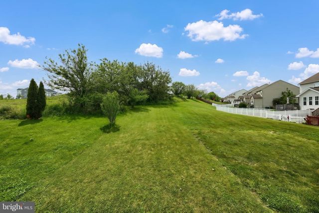 95 COLONIAL DR, Hanover, PA 17331
