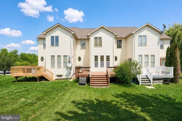 95 COLONIAL DR, Hanover, PA 17331