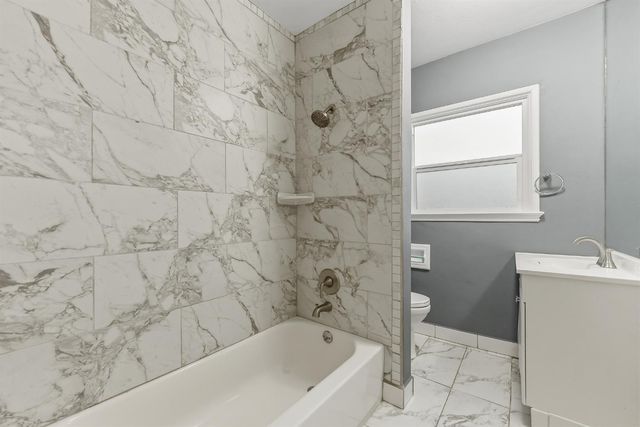 3070 E Peralta Way, Fresno, CA 93703