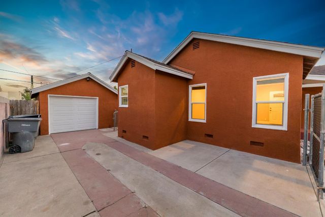 3070 E Peralta Way, Fresno, CA 93703