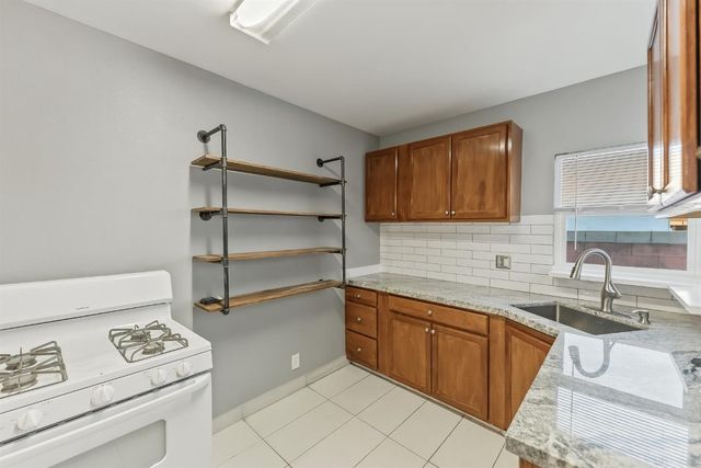 3070 E Peralta Way, Fresno, CA 93703