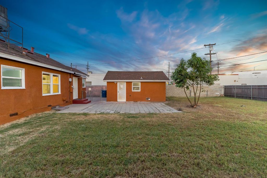 Image 20 of property listing at 3070 E Peralta Way, Fresno, CA 93703