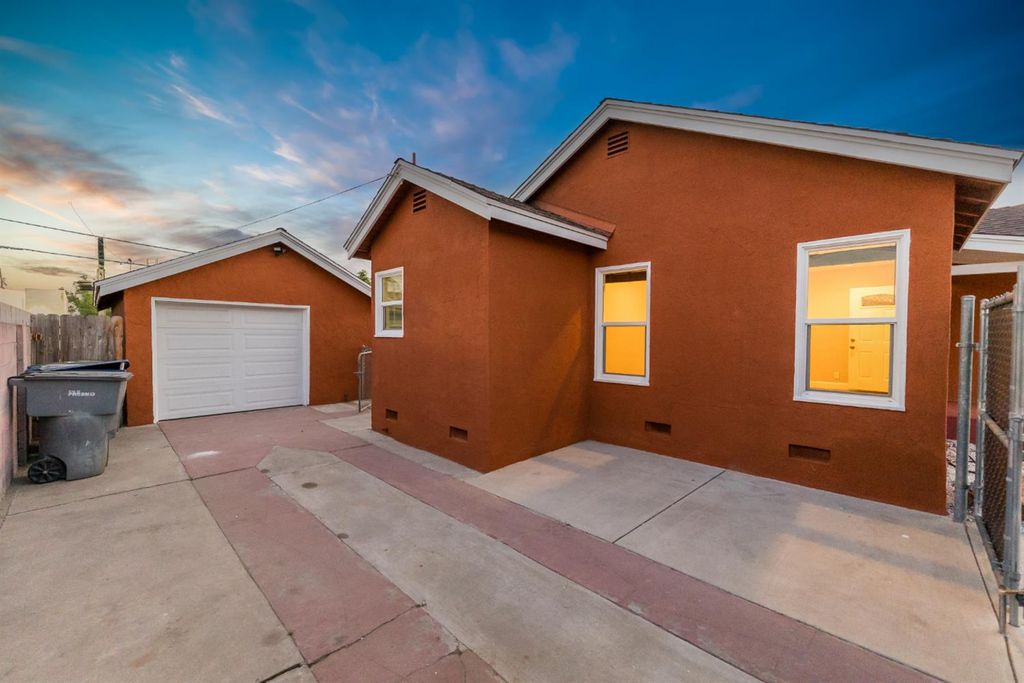 Image 22 of property listing at 3070 E Peralta Way, Fresno, CA 93703