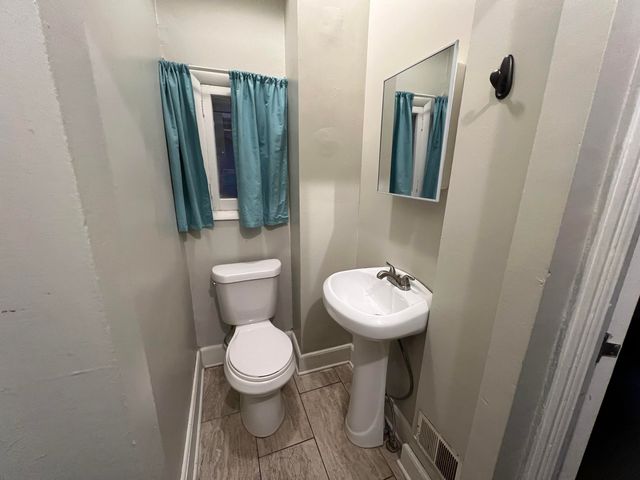 1036 E WASHINGTON Avenue, Council Bluffs, IA 51503