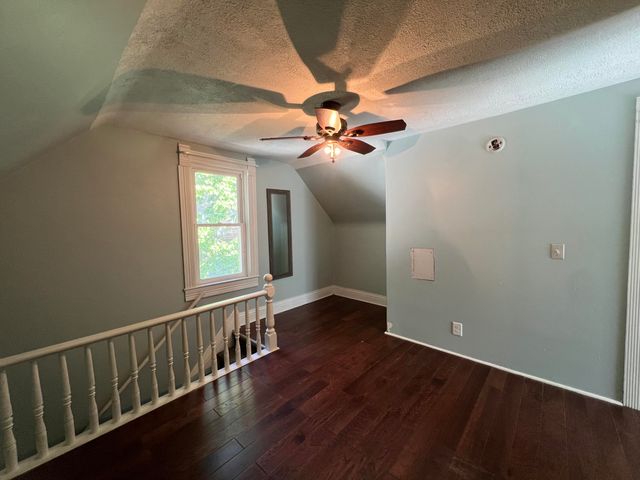 1036 E WASHINGTON Avenue, Council Bluffs, IA 51503