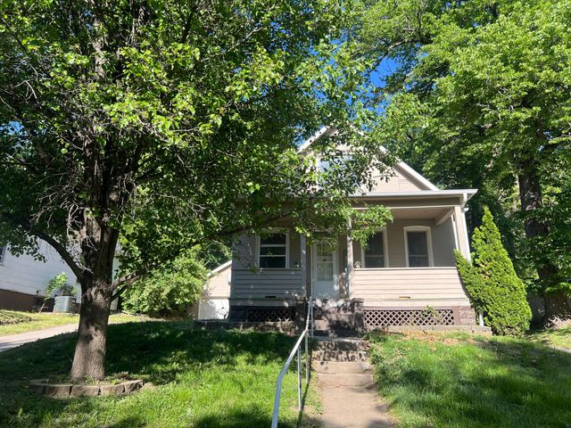 1036 E WASHINGTON Avenue, Council Bluffs, IA 51503