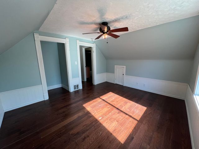 1036 E WASHINGTON Avenue, Council Bluffs, IA 51503