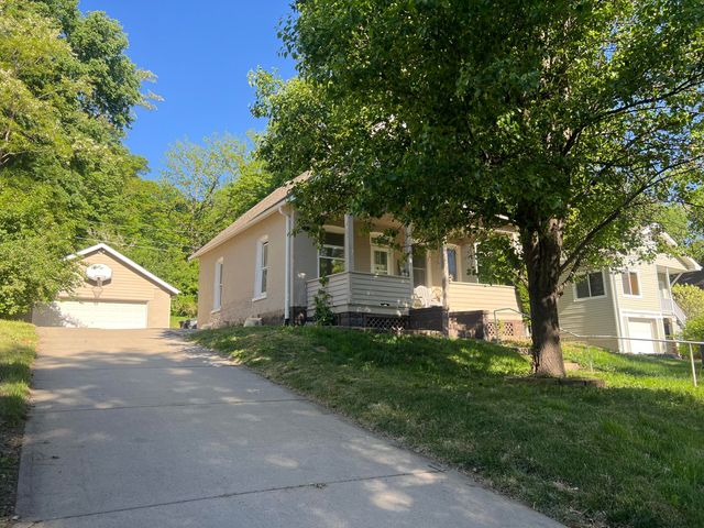 1036 E WASHINGTON Avenue, Council Bluffs, IA 51503