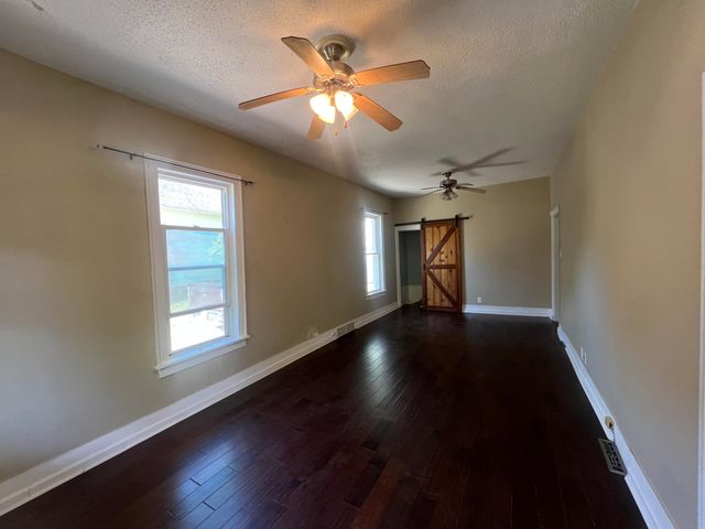 1036 E WASHINGTON Avenue, Council Bluffs, IA 51503