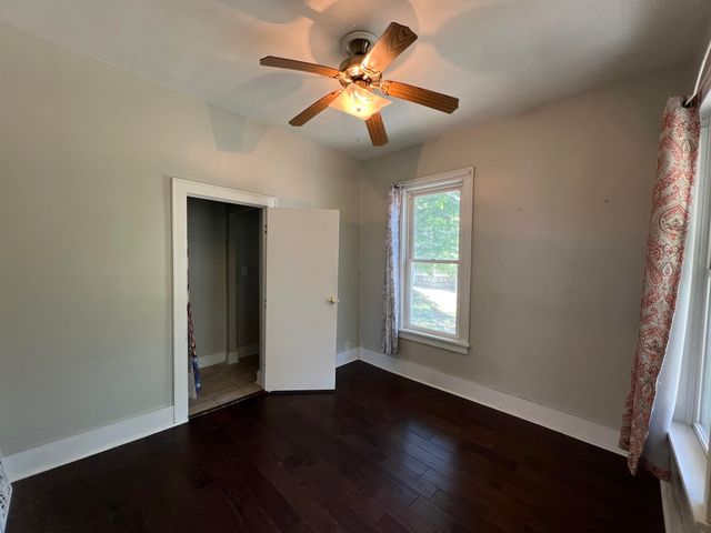 1036 E WASHINGTON Avenue, Council Bluffs, IA 51503
