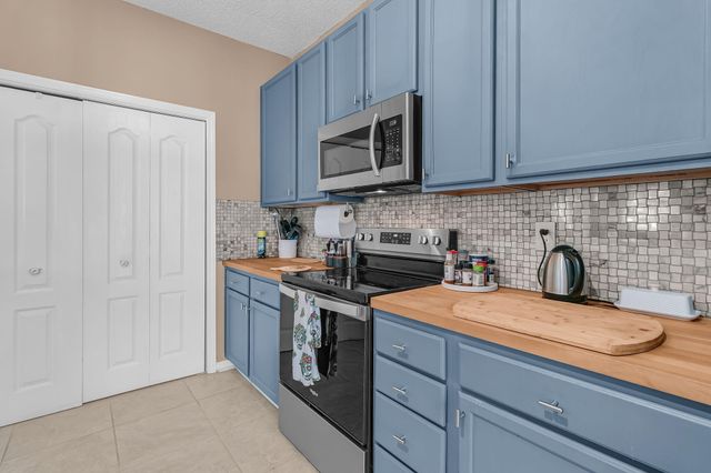 104 Savannah River Drive, Summerville, SC 29485