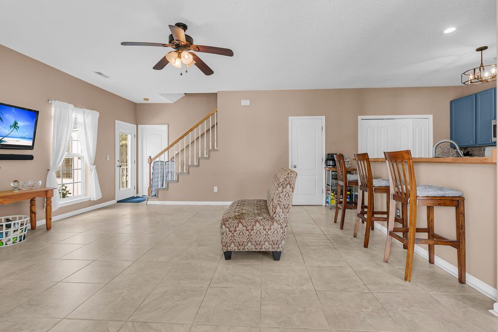 Image 8 of property listing at 104 Savannah River Drive, Summerville, SC 29485