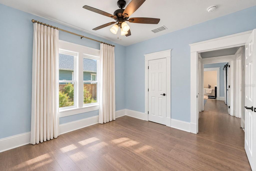 Image 25 of property listing at 109 E JEAN STREET, Tampa, FL 33604