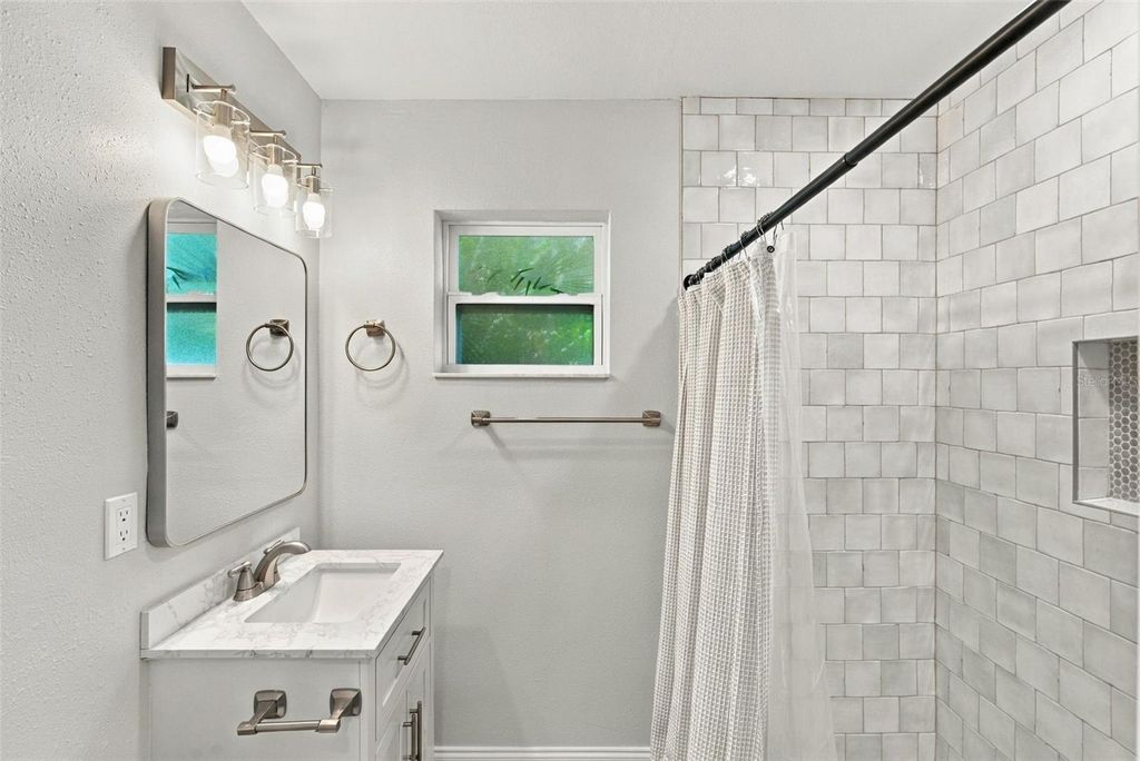 Image 32 of property listing at 109 E JEAN STREET, Tampa, FL 33604