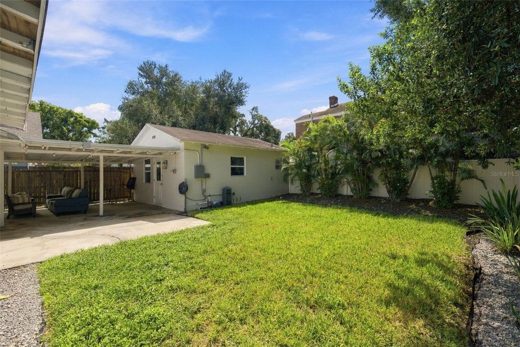 Image 40 of property listing at 109 E JEAN STREET, Tampa, FL 33604