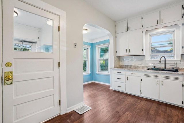 7402 8th AVENUE, Kenosha, WI 53143