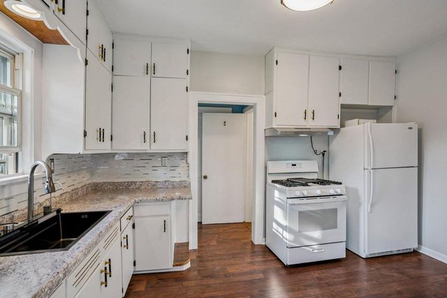 7402 8th AVENUE, Kenosha, WI 53143