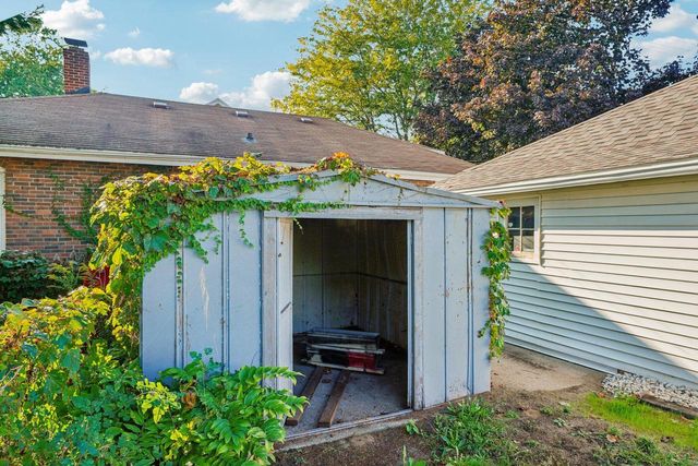 7402 8th AVENUE, Kenosha, WI 53143