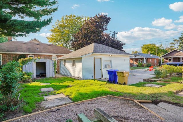 7402 8th AVENUE, Kenosha, WI 53143