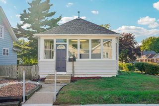 7402 8th AVENUE, Kenosha, WI 53143
