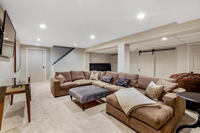 3606 W Chantilly COURT, Mequon, WI 53092