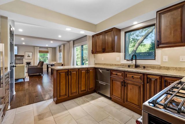 3606 W Chantilly COURT, Mequon, WI 53092
