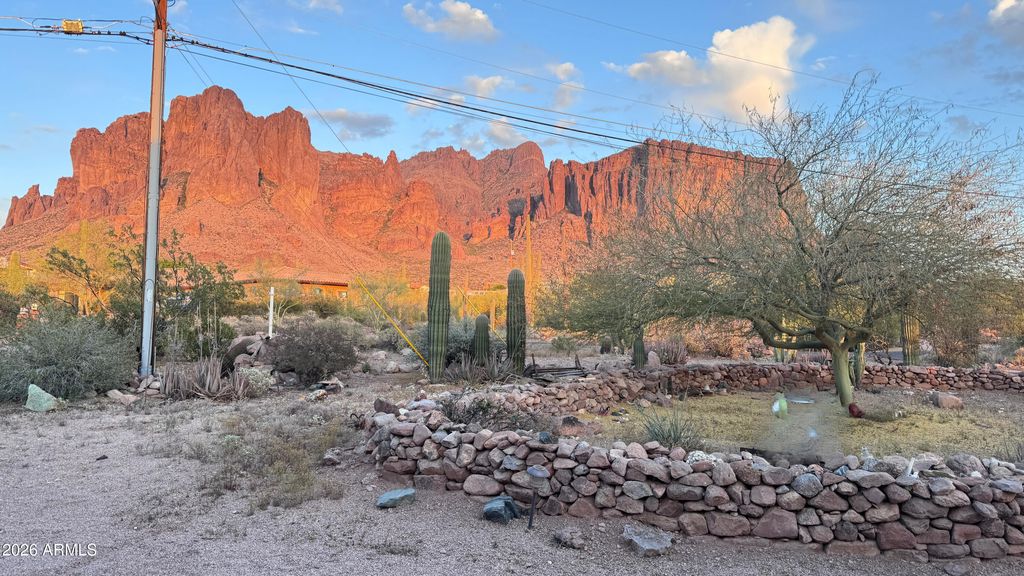 3640 N PROSPECTORS Road, Apache Junction, AZ 85119