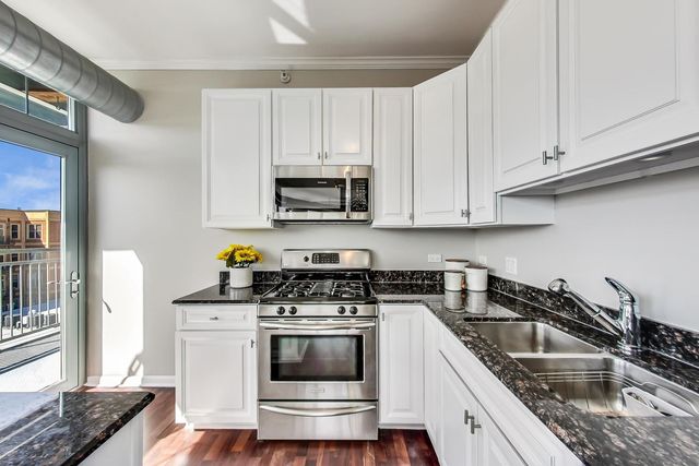 1200 W Monroe Street 511, Chicago, IL 60607