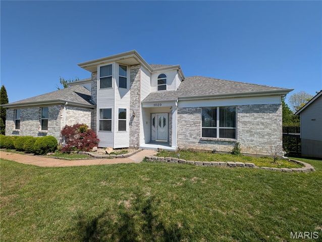 1029 Villa Gran Way, Fenton, MO 63026