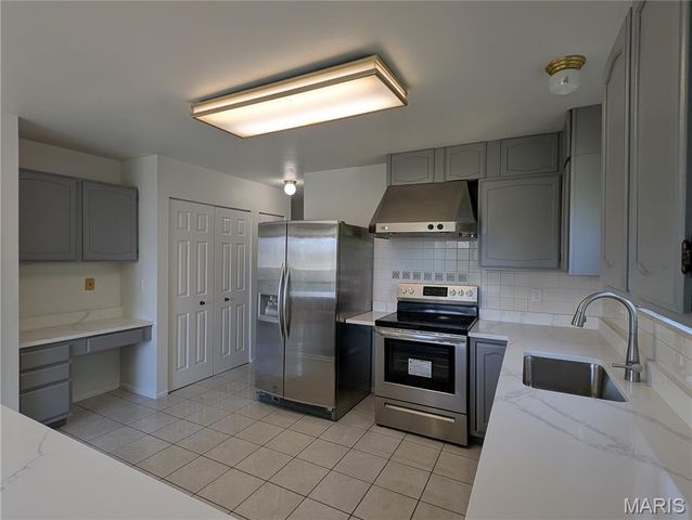 1029 Villa Gran Way, Fenton, MO 63026