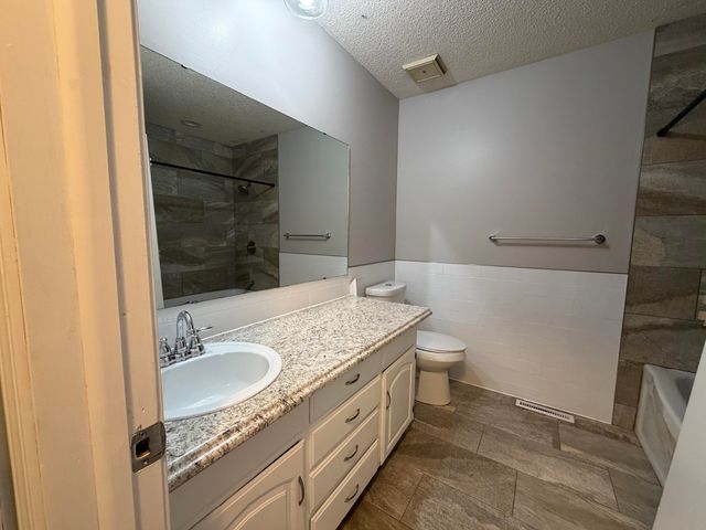 3205 W Marty Street, Springfield, MO 65810