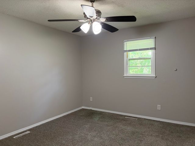 3205 W Marty Street, Springfield, MO 65810