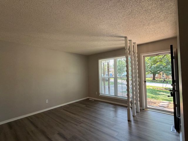 3205 W Marty Street, Springfield, MO 65810
