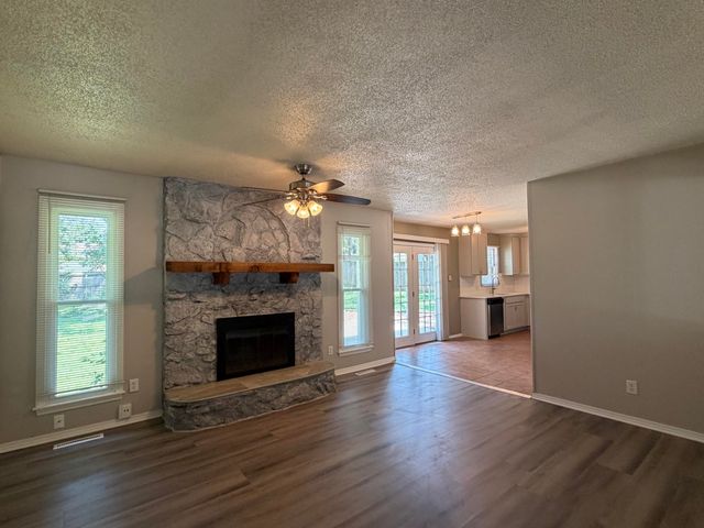 3205 W Marty Street, Springfield, MO 65810