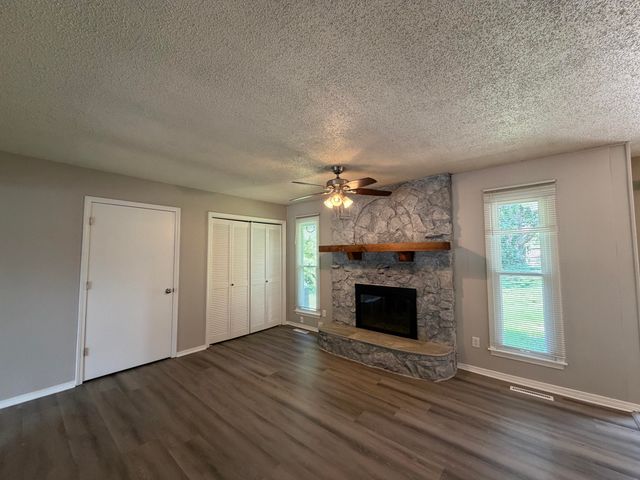 3205 W Marty Street, Springfield, MO 65810