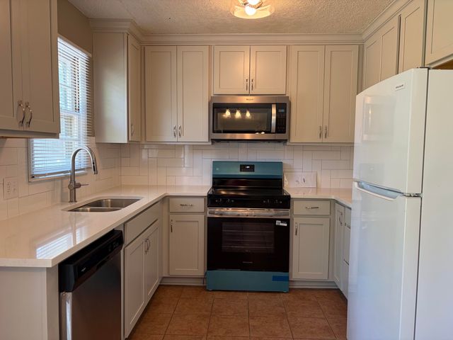 3205 W Marty Street, Springfield, MO 65810