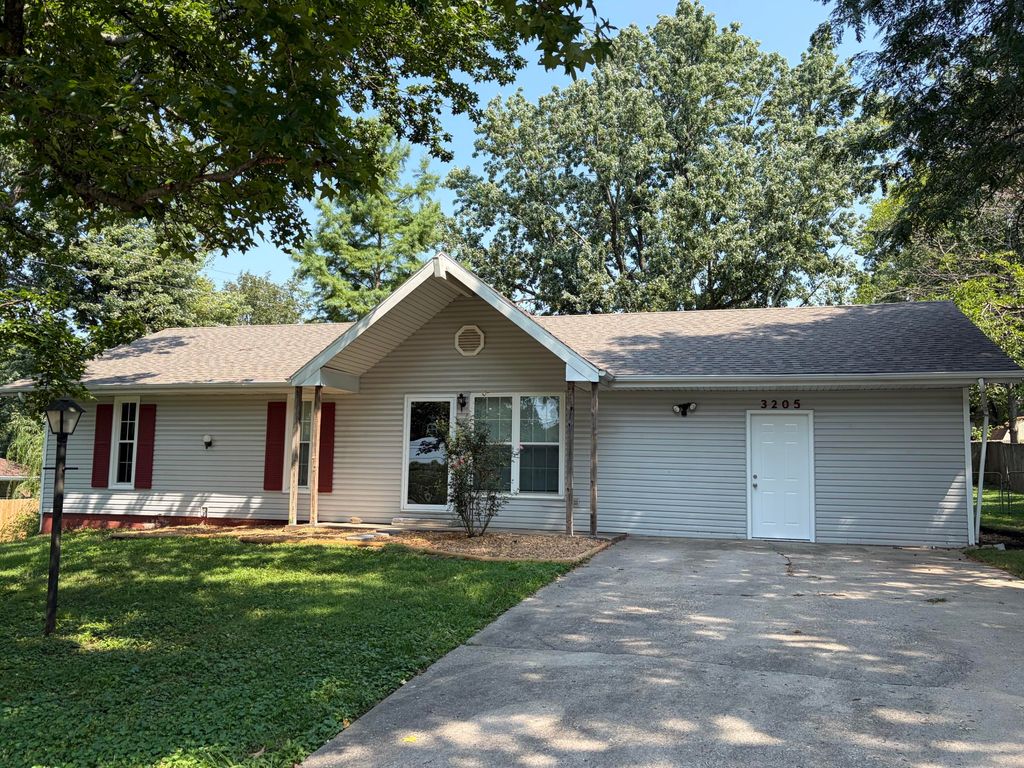 3205 W Marty Street, Springfield, MO 65810