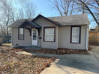 1608 S Spring Street, Independence, MO 64055